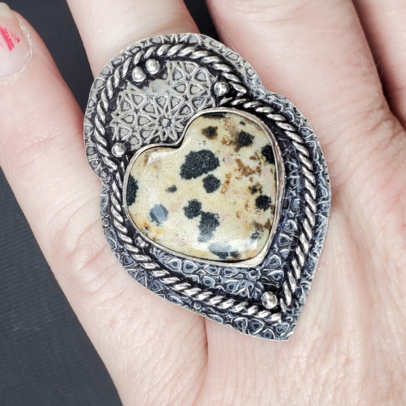 New Heart Shaped Dalmatian Jasper 925 Silver Statement Ring. - Picture 13 of 14